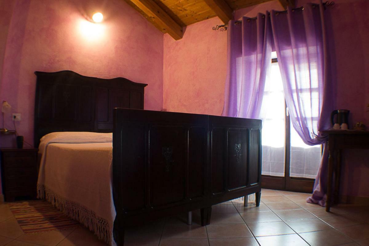 Agriturismo La Ca Veja Monforte D'Alba Luaran gambar