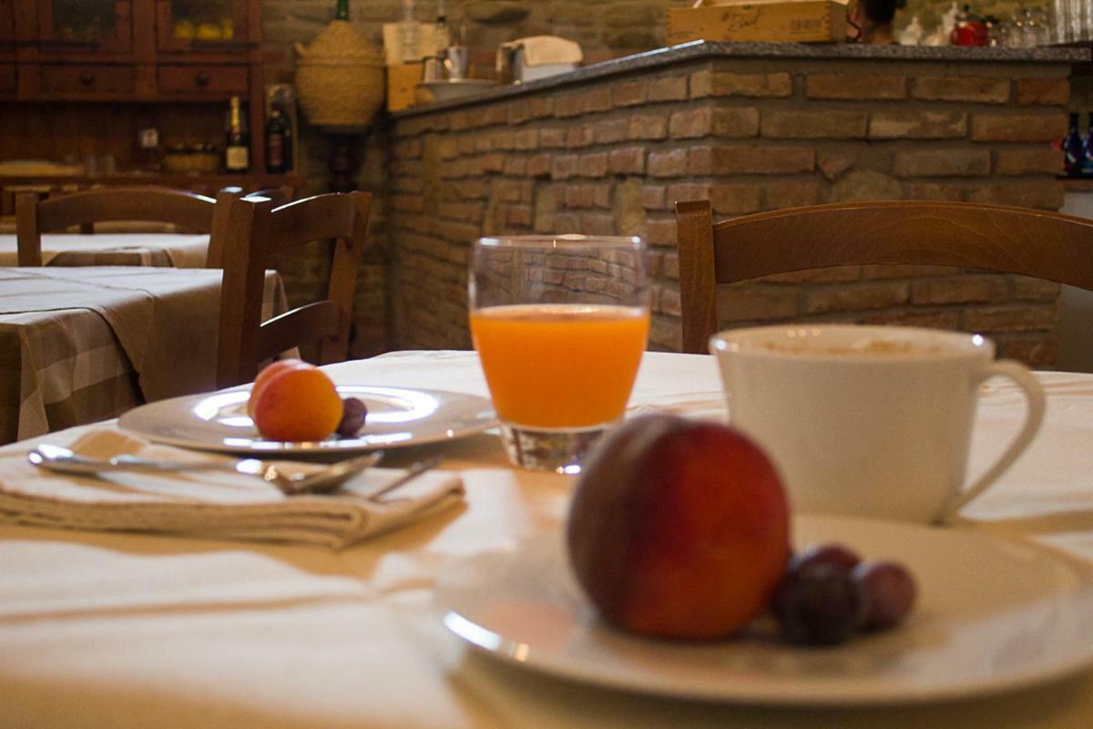 Agriturismo La Ca Veja Monforte D'Alba Luaran gambar