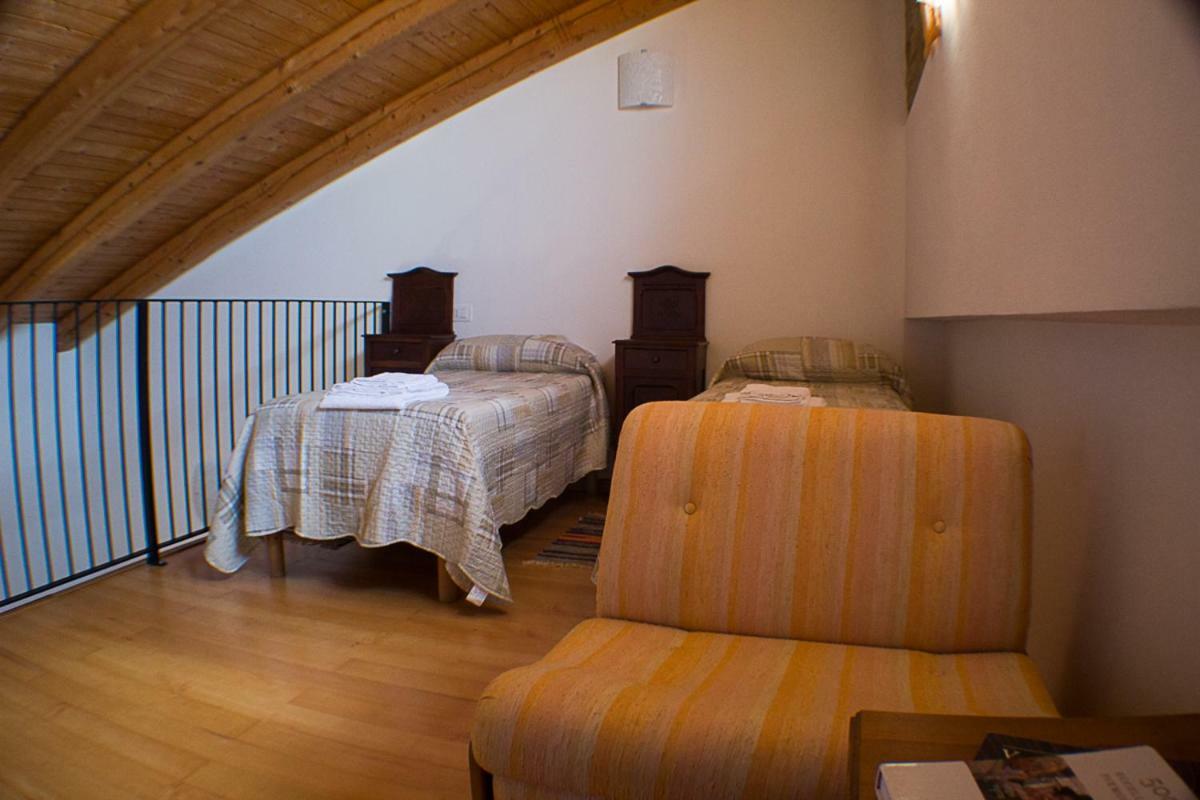 Agriturismo La Ca Veja Monforte D'Alba Luaran gambar